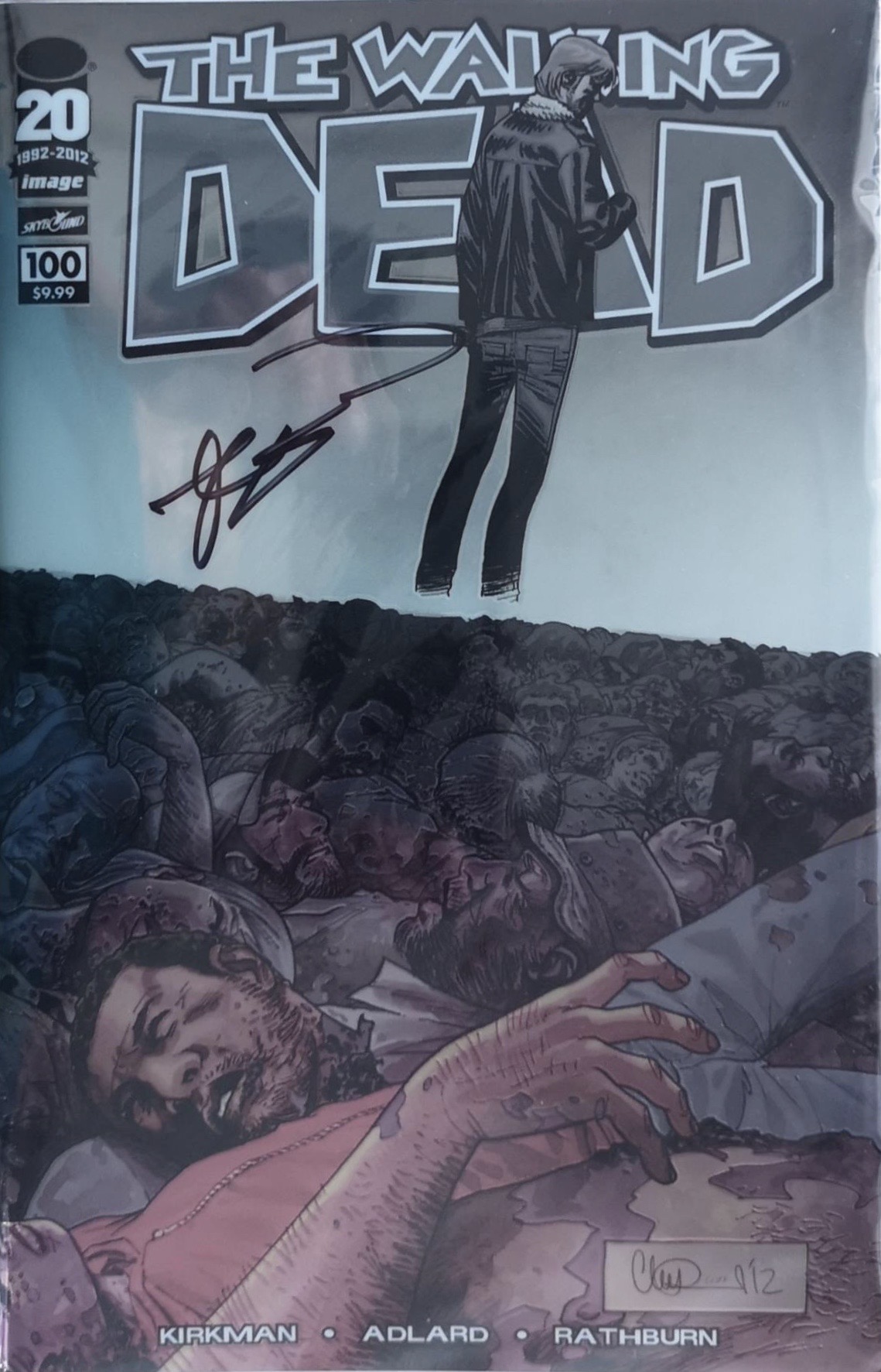 The Walking Dead # 100 signé par Robert Kirkman
