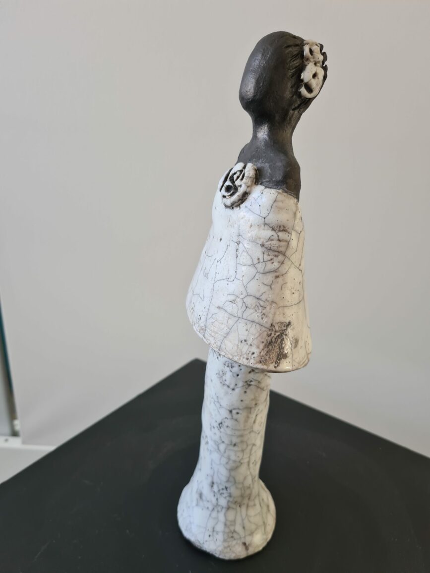 Femme élégante blanche - Raku – Image 2