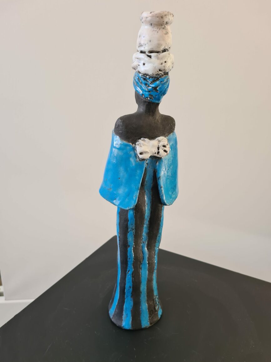 Femme bleue et blanche pot sur la tête - Raku – Image 3