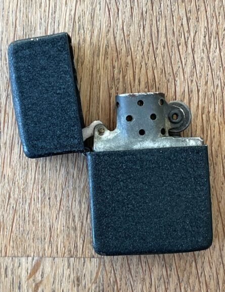 Zippo Black Crackle 1943